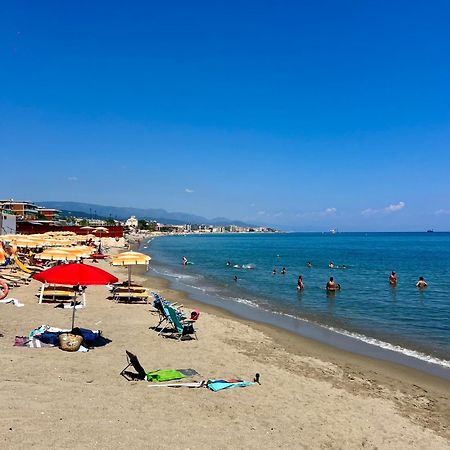 Appartamento Con Accesso Privato Spiaggia Savona Exterior photo